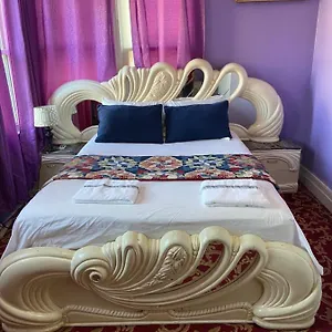A Lavish In Queens , New York United States